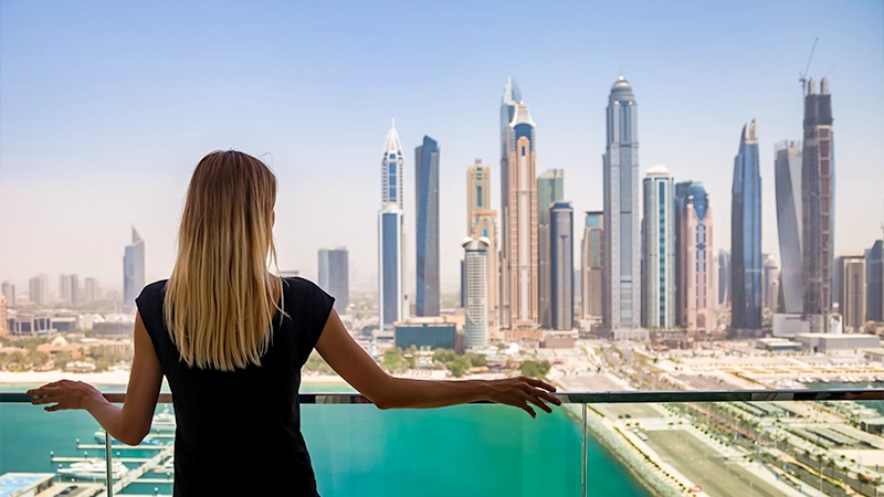 Houzzhunt team collaborating